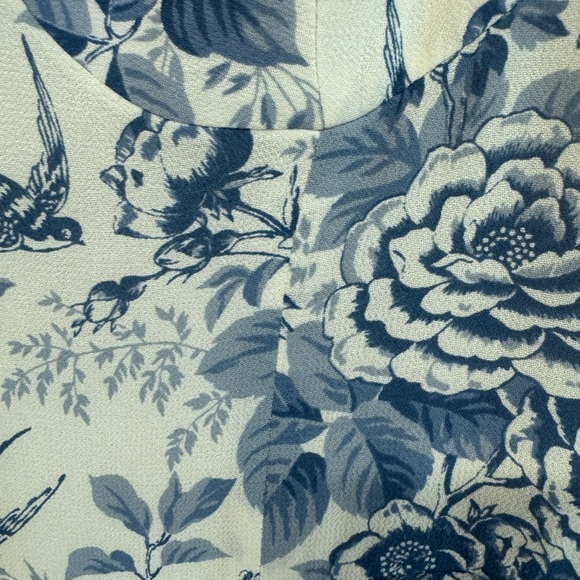 Reformation Kourtney Dress in the Pompadour print. Size 4 - Picture 6 of 6